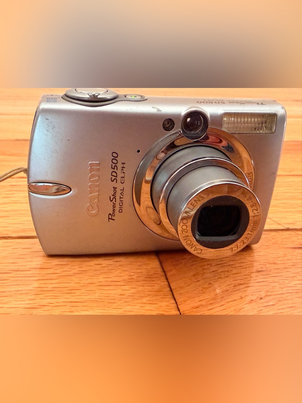 Canon PowerShot SD500 silver digital Elph 7.1 MP battery, charger, strap EUC